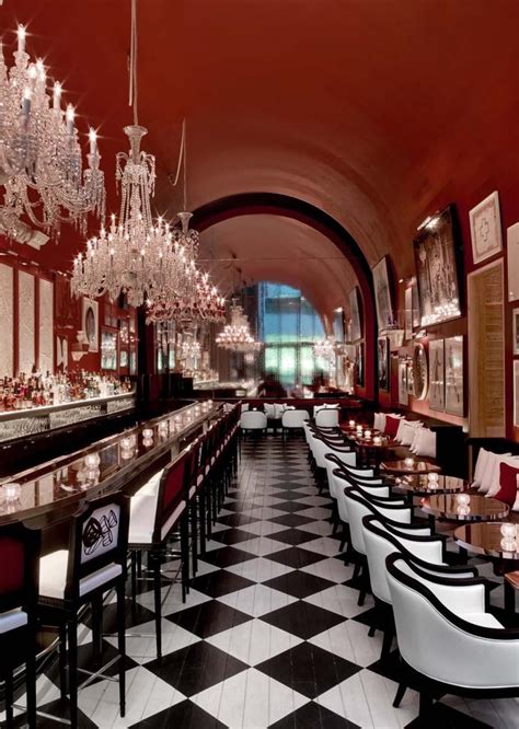 BACCARAT BAR .